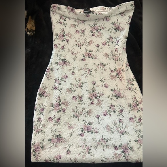 Windsor Dresses & Skirts - Windsor Strapless Floral Dress in White and Purple